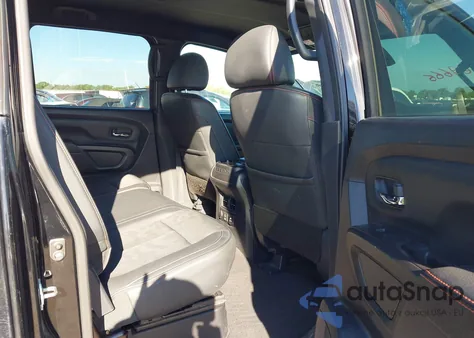 2021 Nissan Titan Pro-4X 4X4 z USA, uszkodzony, nr VIN 1N6AA1ED0MN516254